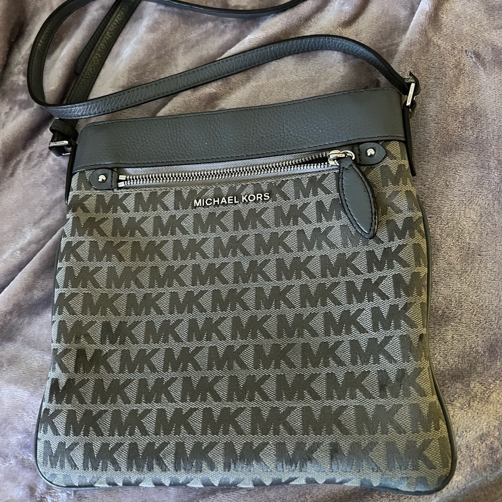 Michael kors crossbody bag